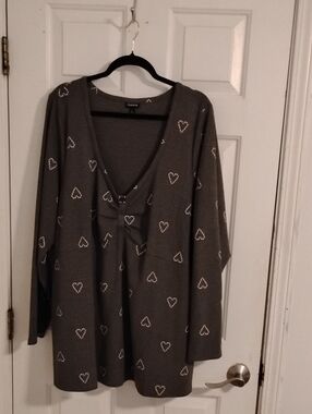 torrid Gray Heart Print V-Neck Tunic Top
